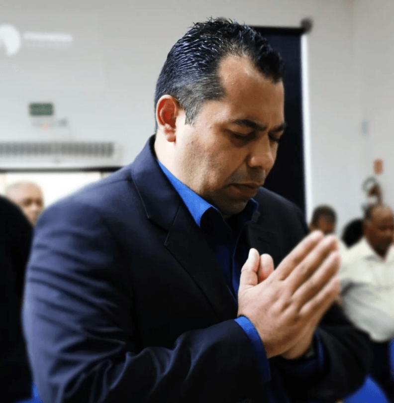 Pastor em oração